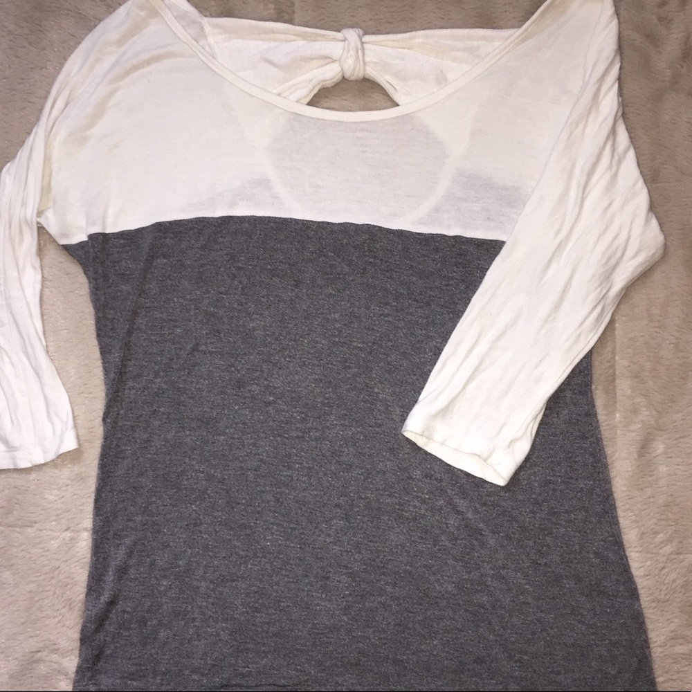 Bow back gray & white shirt